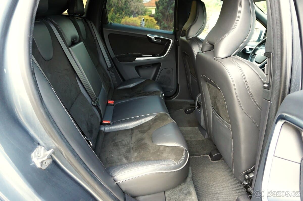 2017 Volvo XC60 - 14