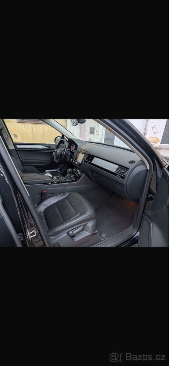 2015 Volkswagen TOUAREG - 14