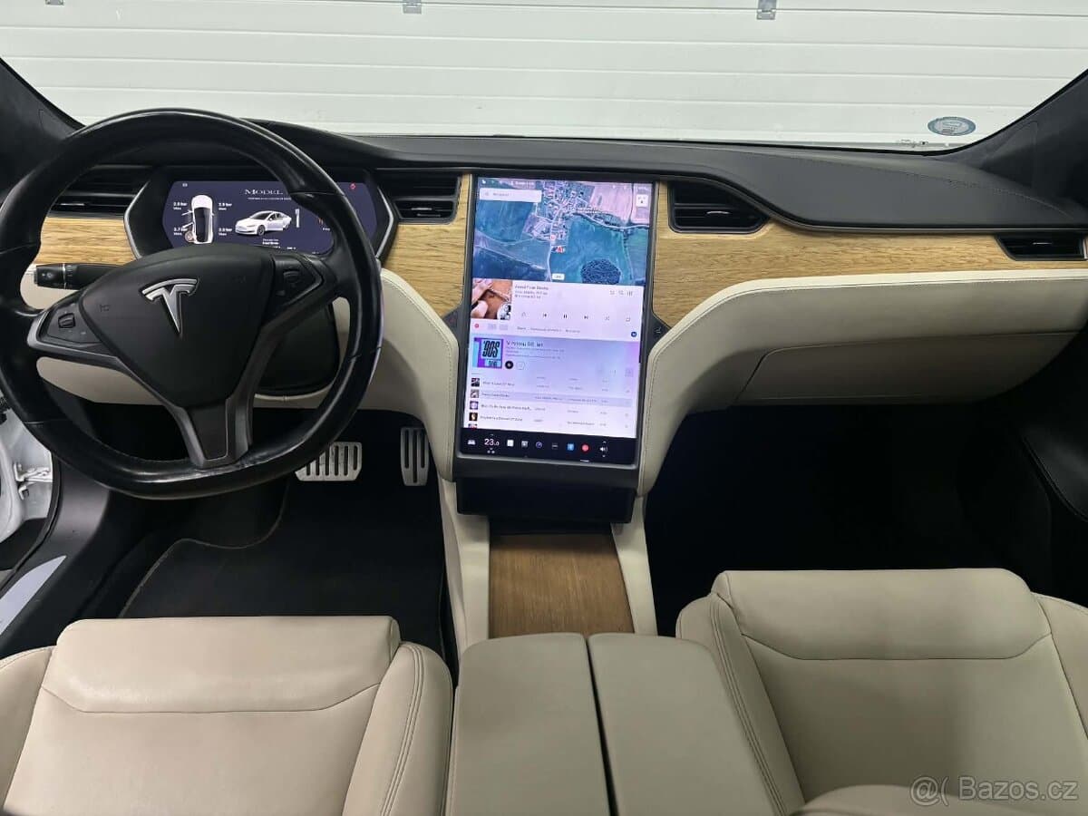 2020 Tesla MODEL S - 14
