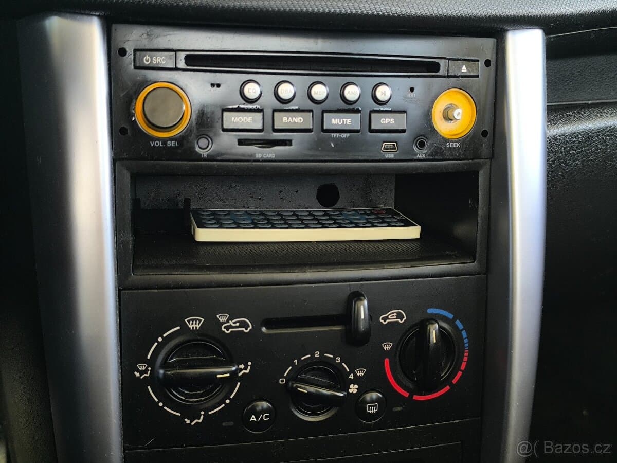 2007 Peugeot 207 - 14