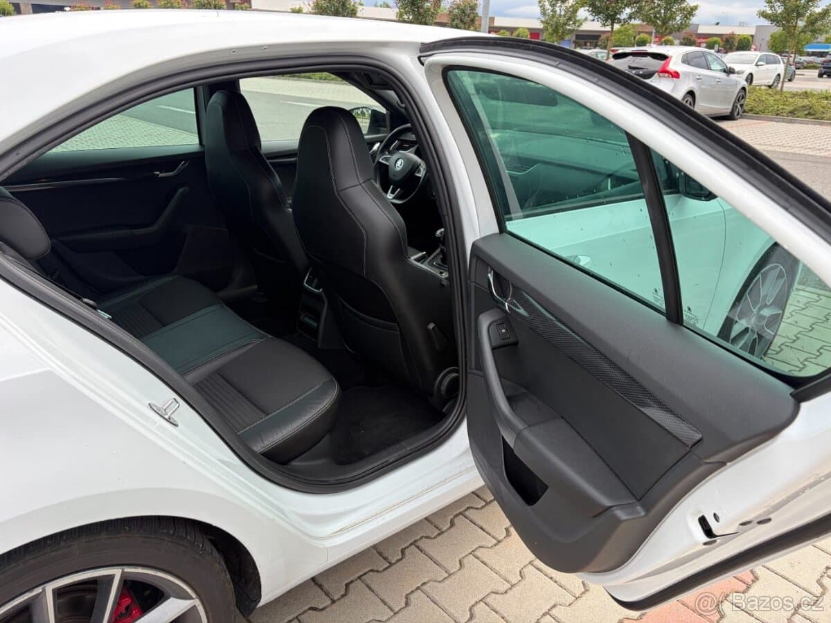2015 Škoda OCTAVIA - 14
