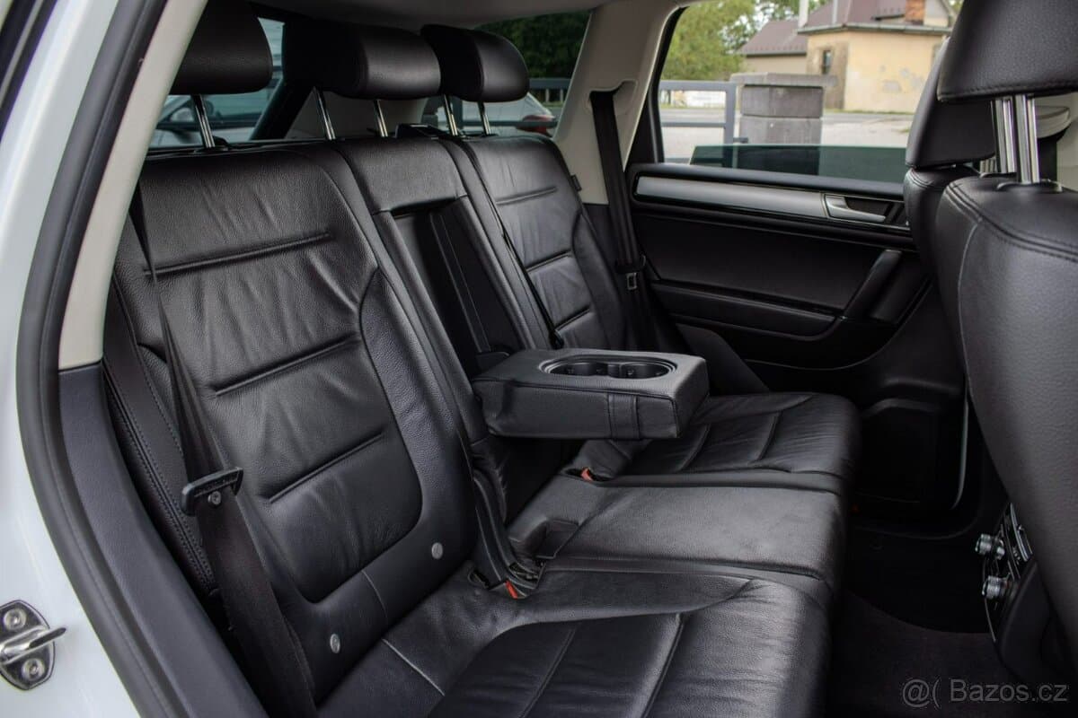 2016 Volkswagen TOUAREG - 14