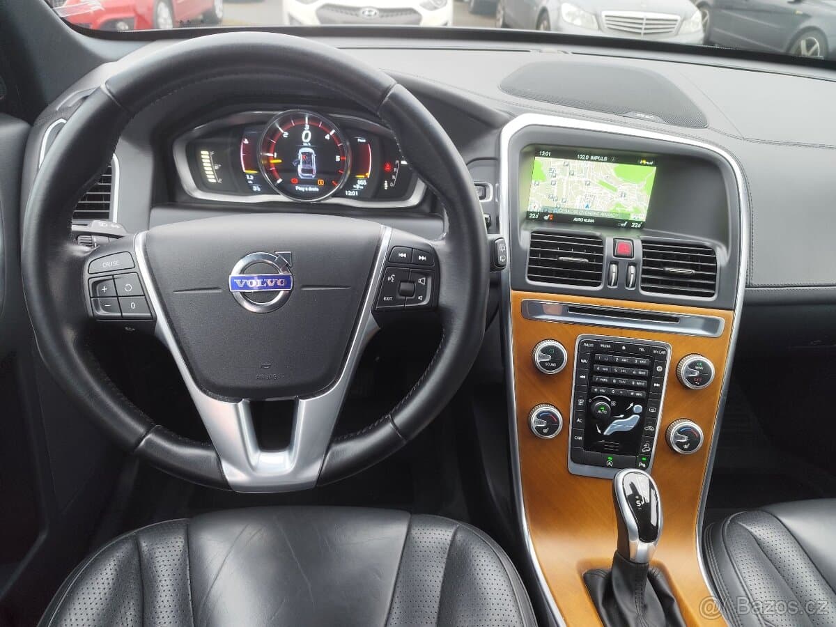 2015 Volvo XC60 - 14