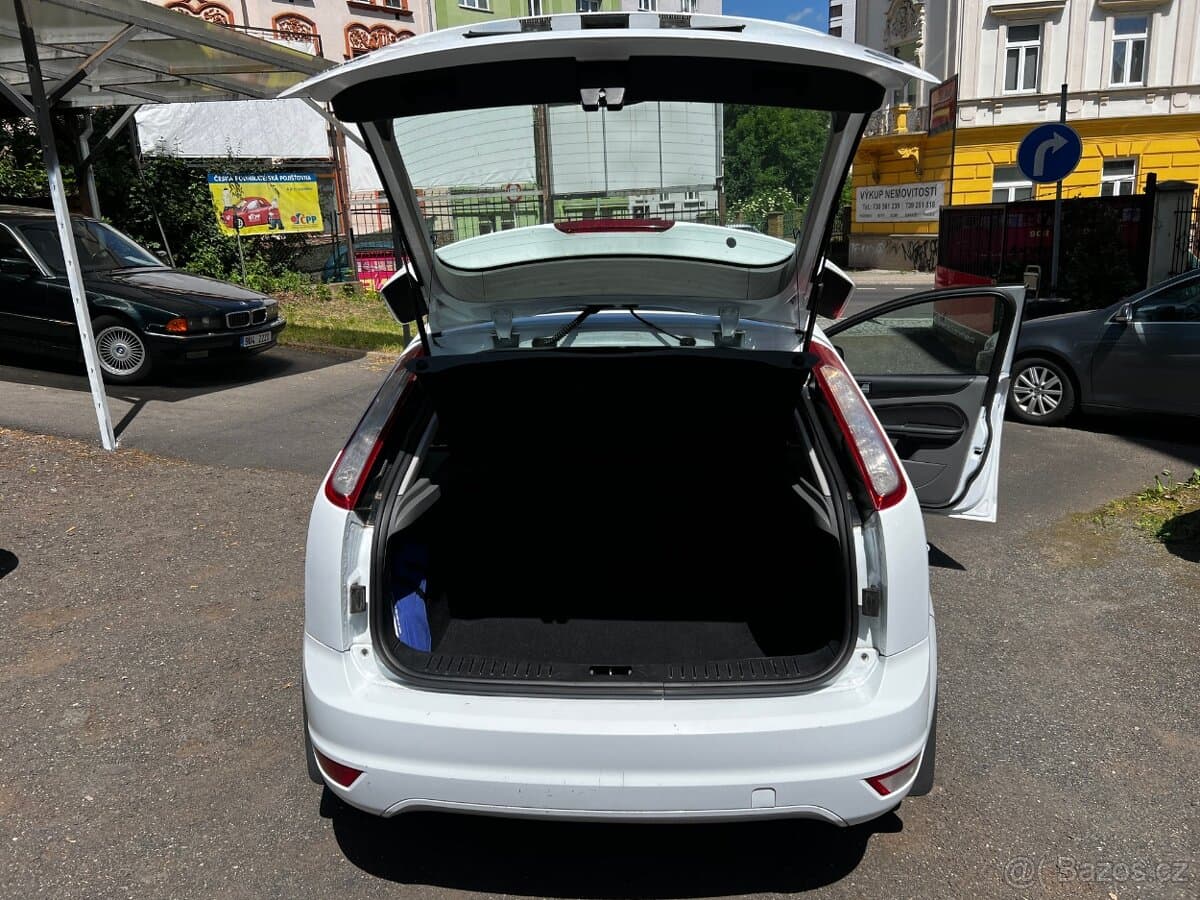 2011 Ford FOCUS - 14