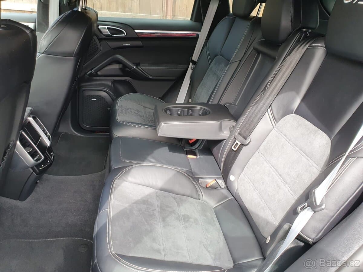 2015 Porsche CAYENNE - 14