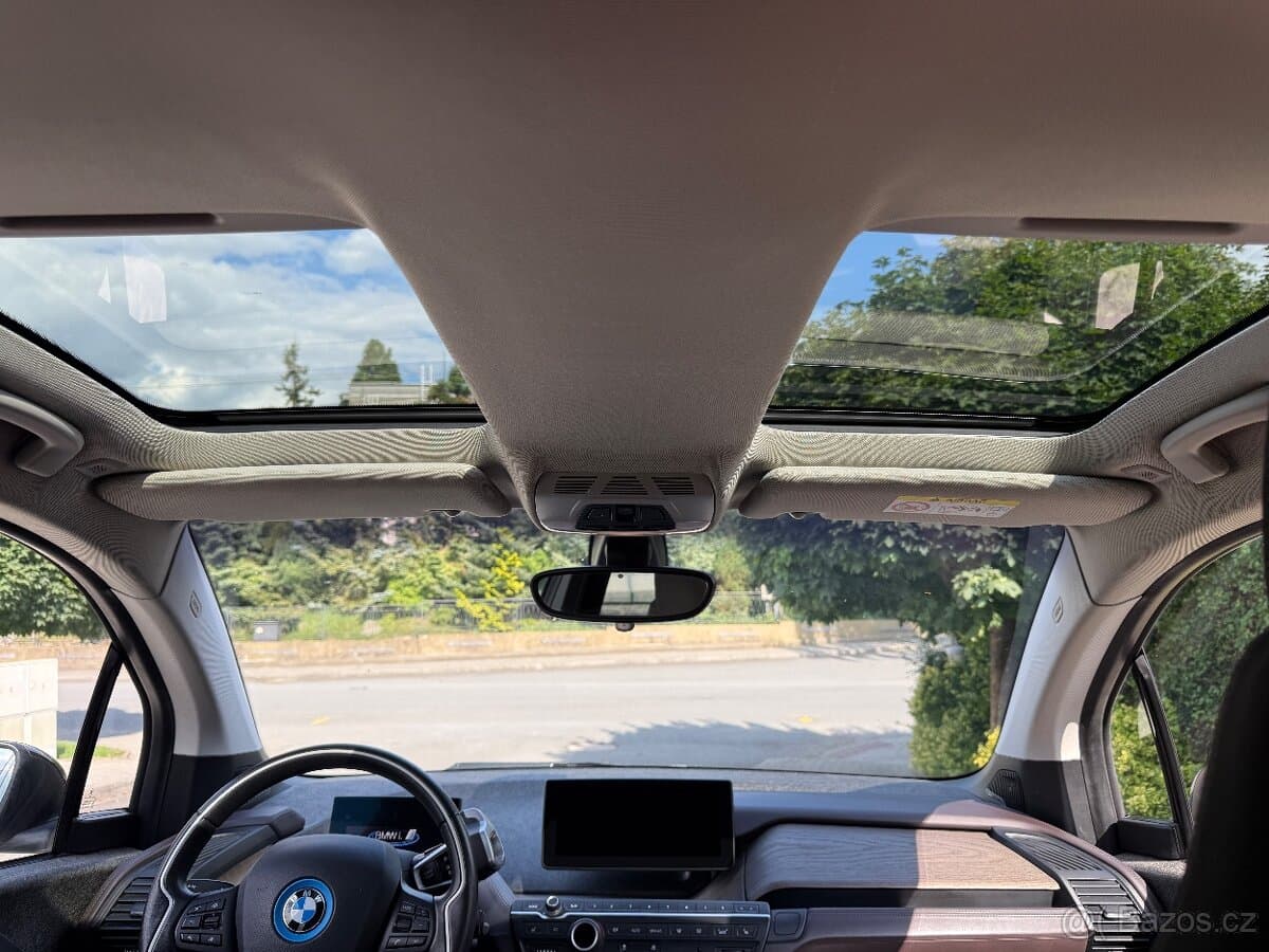 2022 BMW i3 - 14