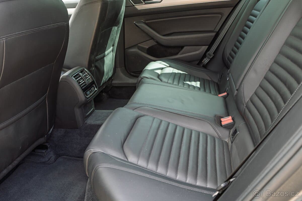 2016 Volkswagen PASSAT - 14