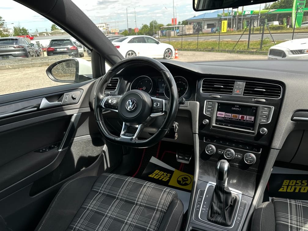 2016 Volkswagen GOLF - 14