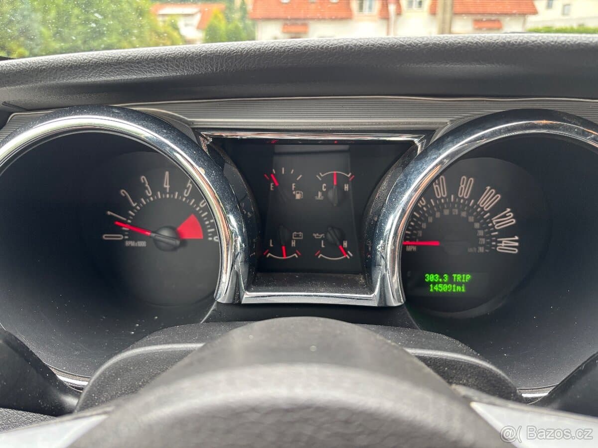 2005 Ford MUSTANG - 14