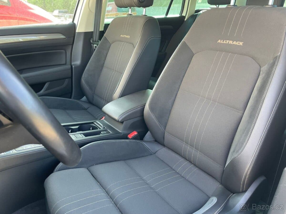 2017 Volkswagen PASSAT - 14