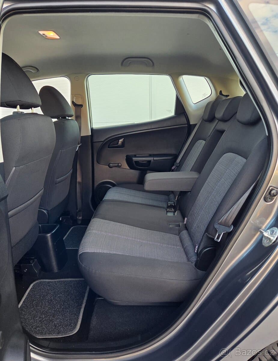 2010 Kia VENGA - 14