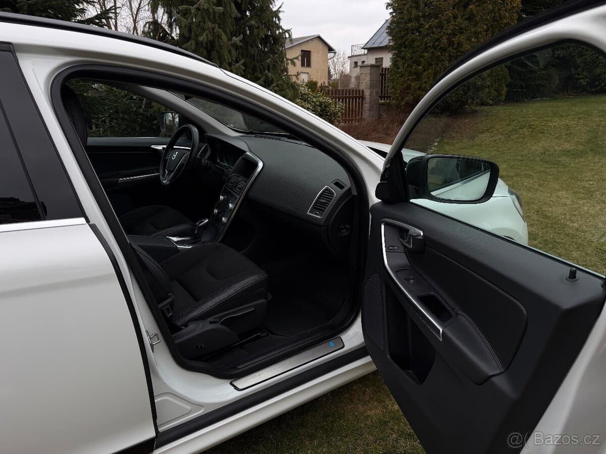 2017 Volvo XC60 - 14