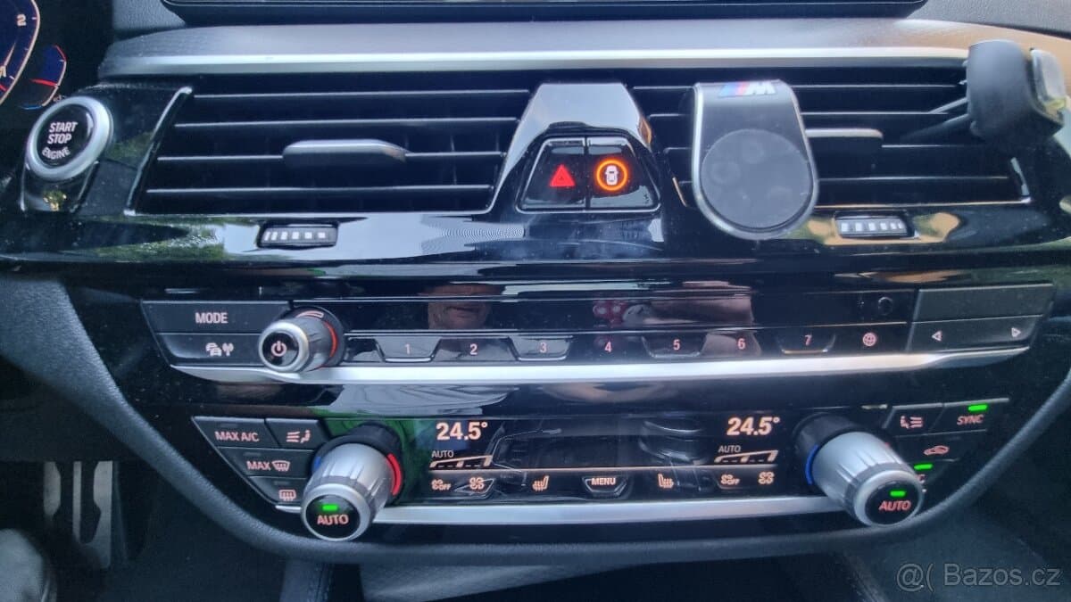 2022 BMW 5-SERIES - 14