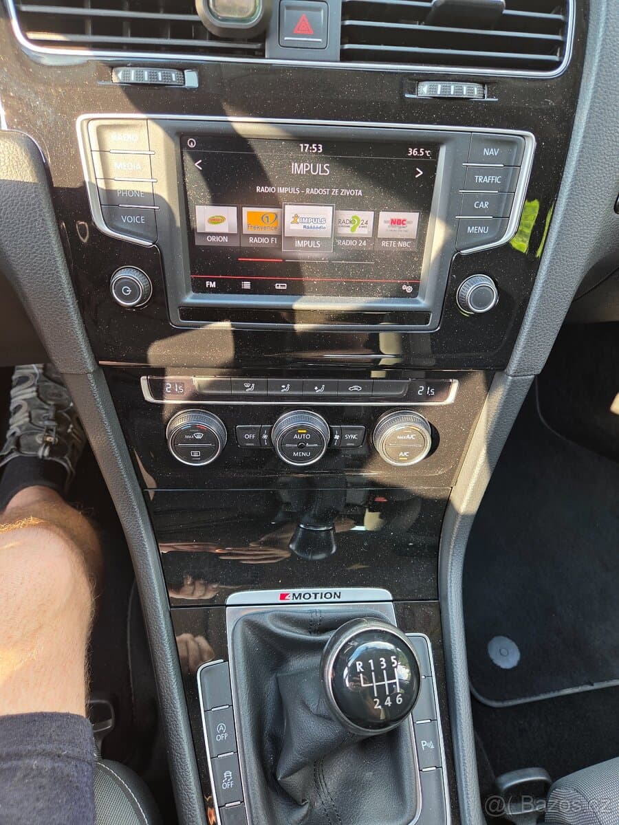 2015 Volkswagen GOLF - 14