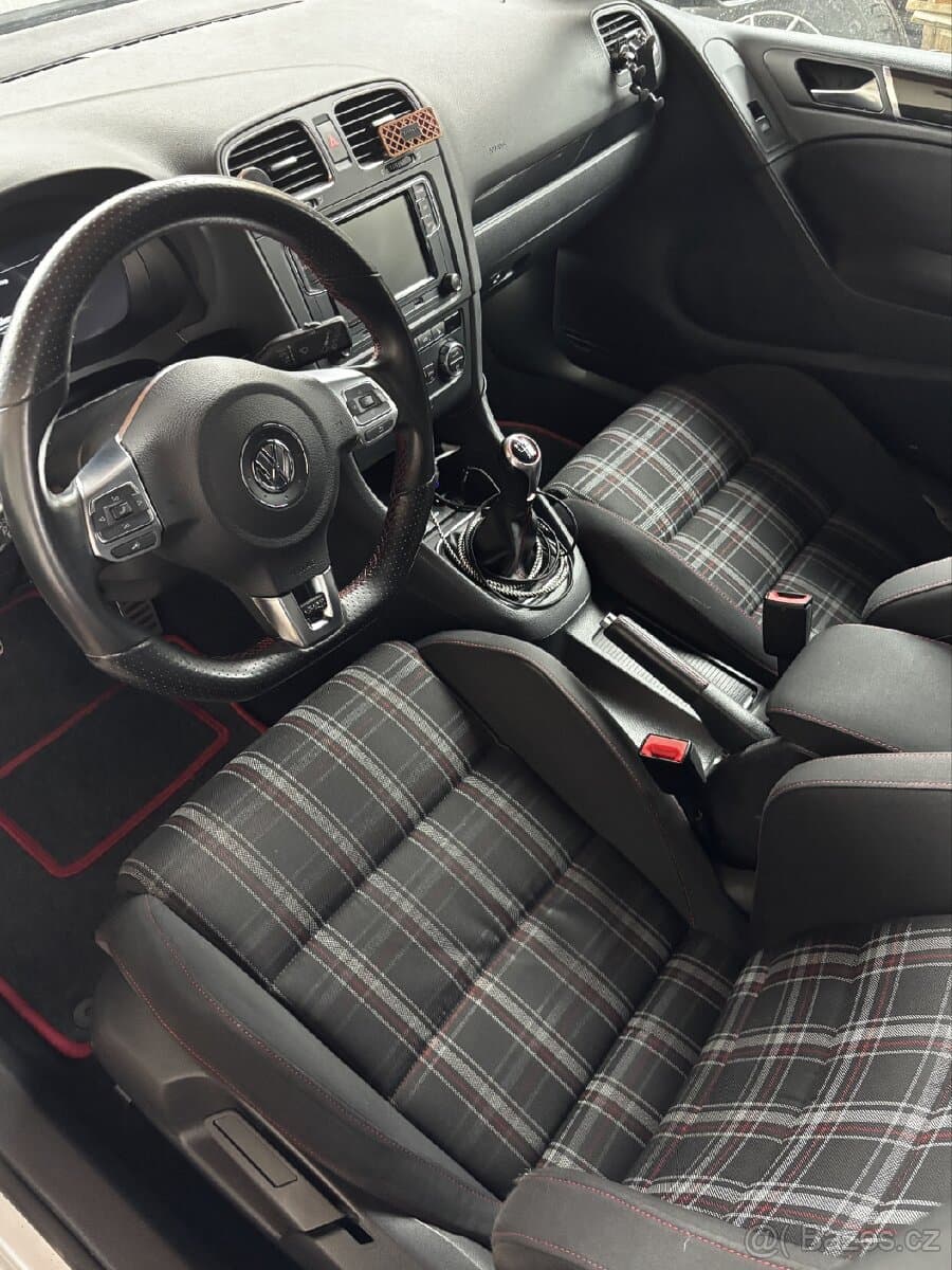 Volkswagen GOLF - 14