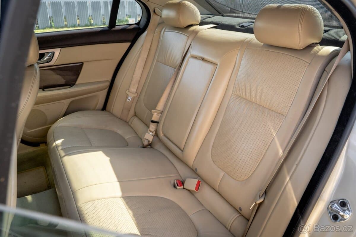 2008 Jaguar XF - 14
