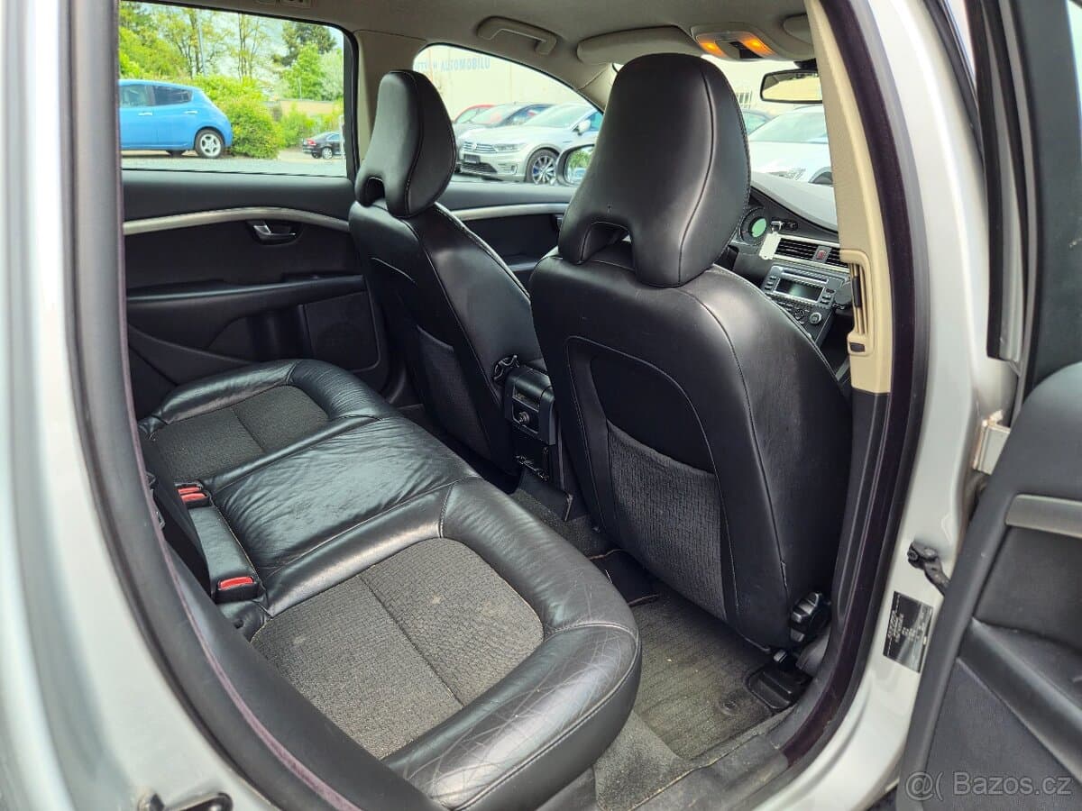 2008 Volvo V70 - 14