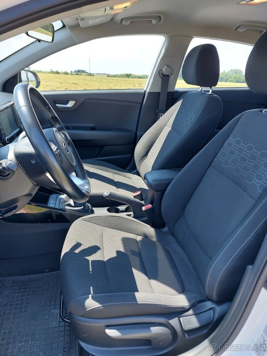 2018 Kia RIO - 14