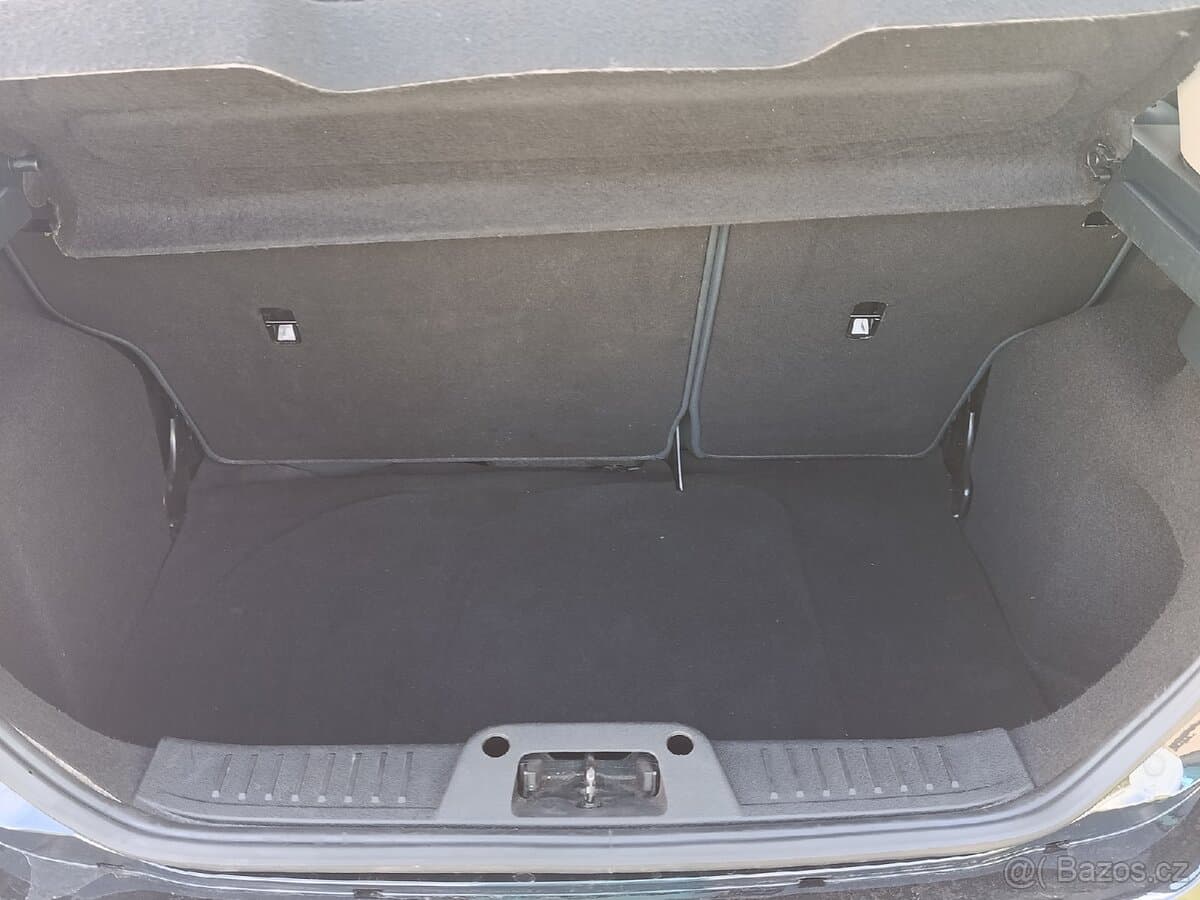 2011 Ford FIESTA - 14