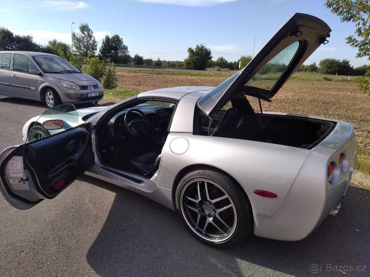 2001 Chevrolet CORVETTE - 14