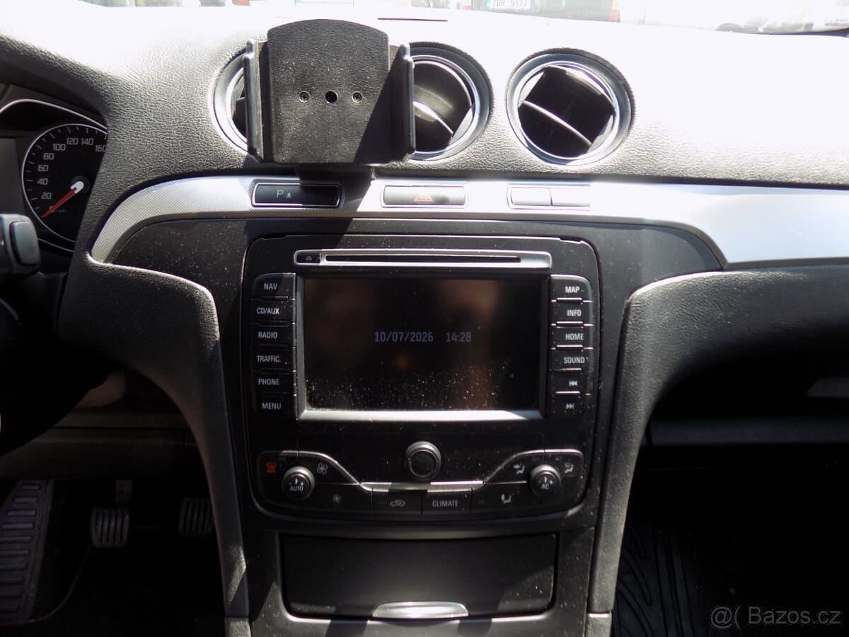 2014 Ford S-MAX - 14
