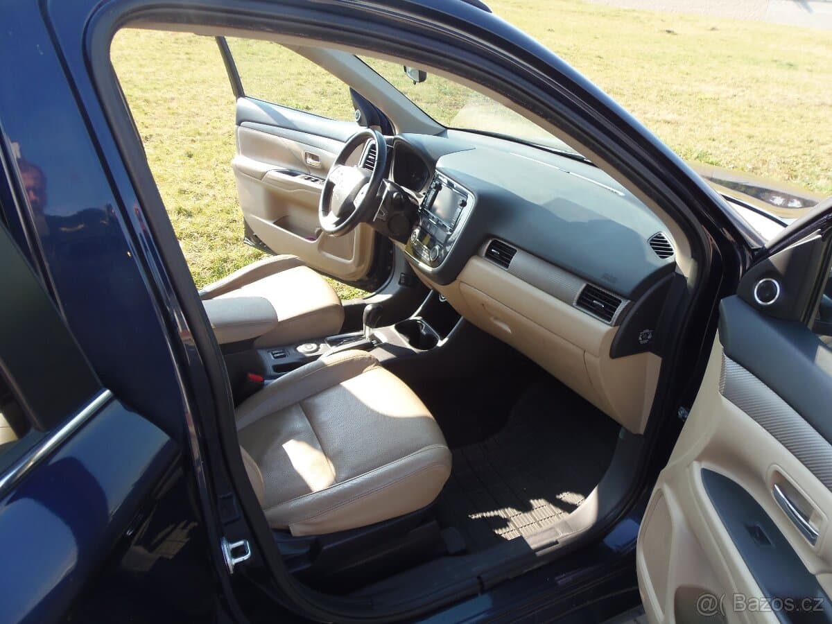 2013 Mitsubishi OUTLANDER - 14