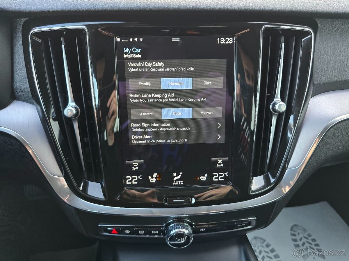 2021 Volvo V60 - 14