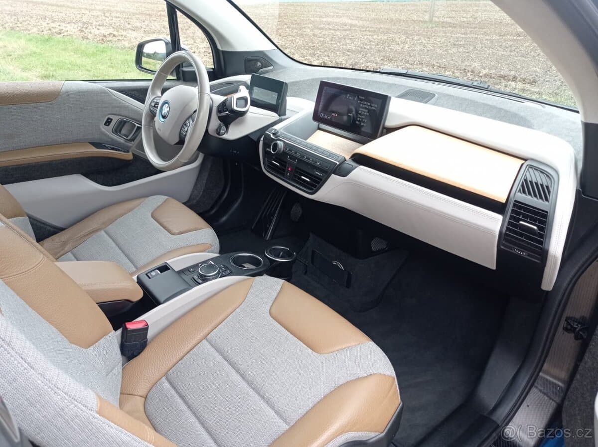2017 BMW i3 - 14