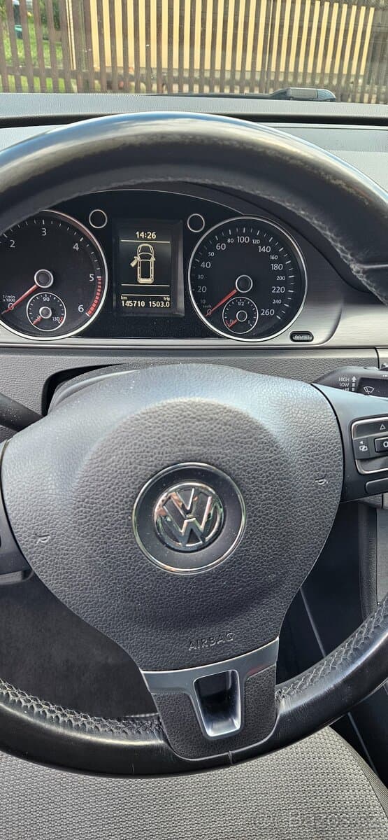 2011 Volkswagen PASSAT - 14