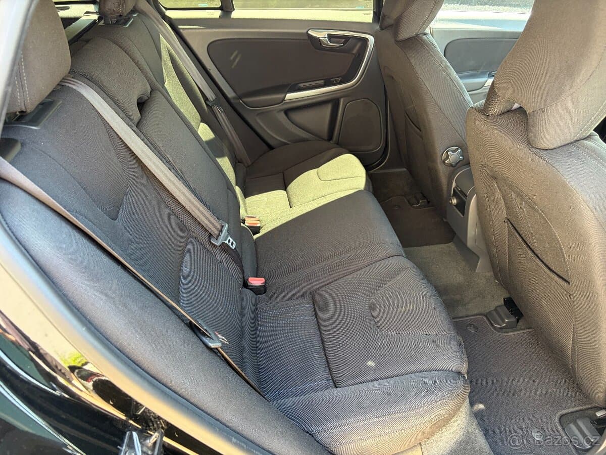 2012 Volvo V60 - 14