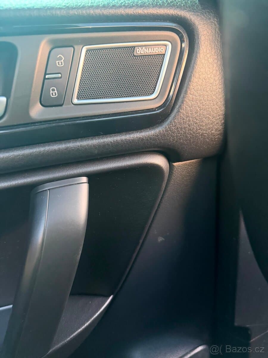 2011 Volkswagen TOUAREG - 14