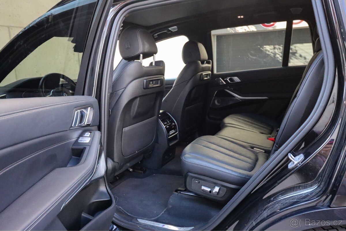 2021 BMW X7 - 14