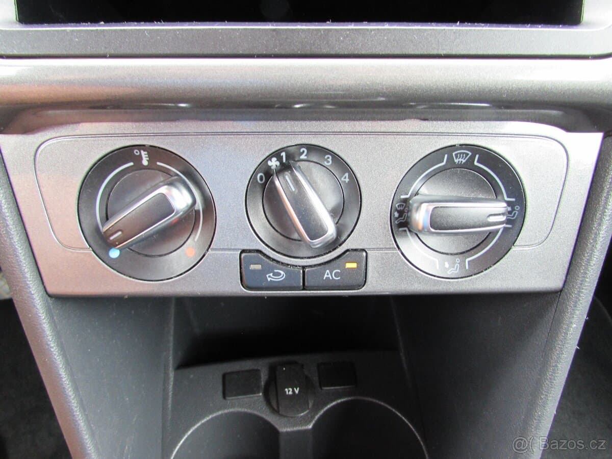 2012 Volkswagen POLO - 14