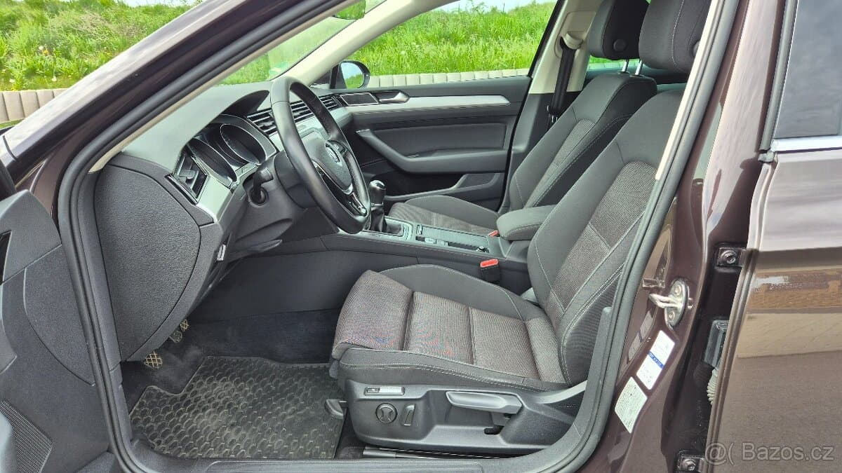 2019 Volkswagen PASSAT - 14