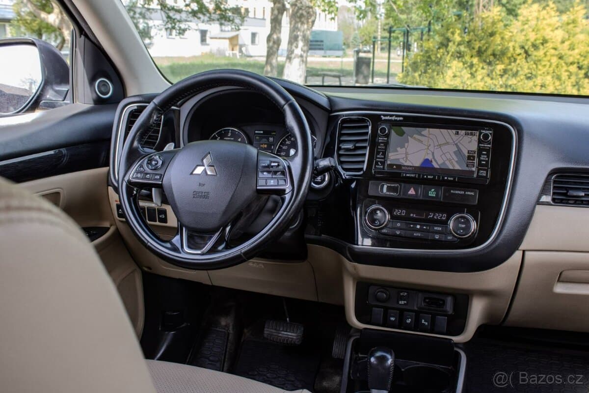 2018 Mitsubishi OUTLANDER - 14