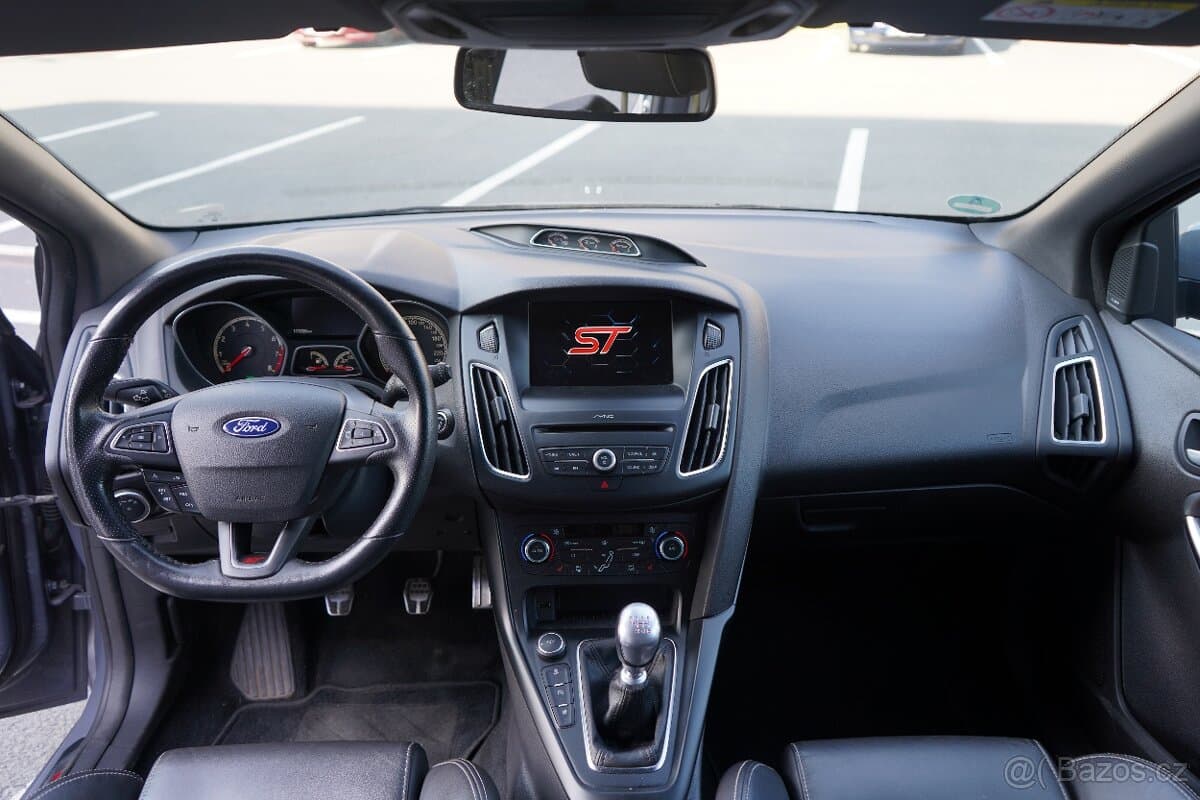 2017 Ford FOCUS - 14