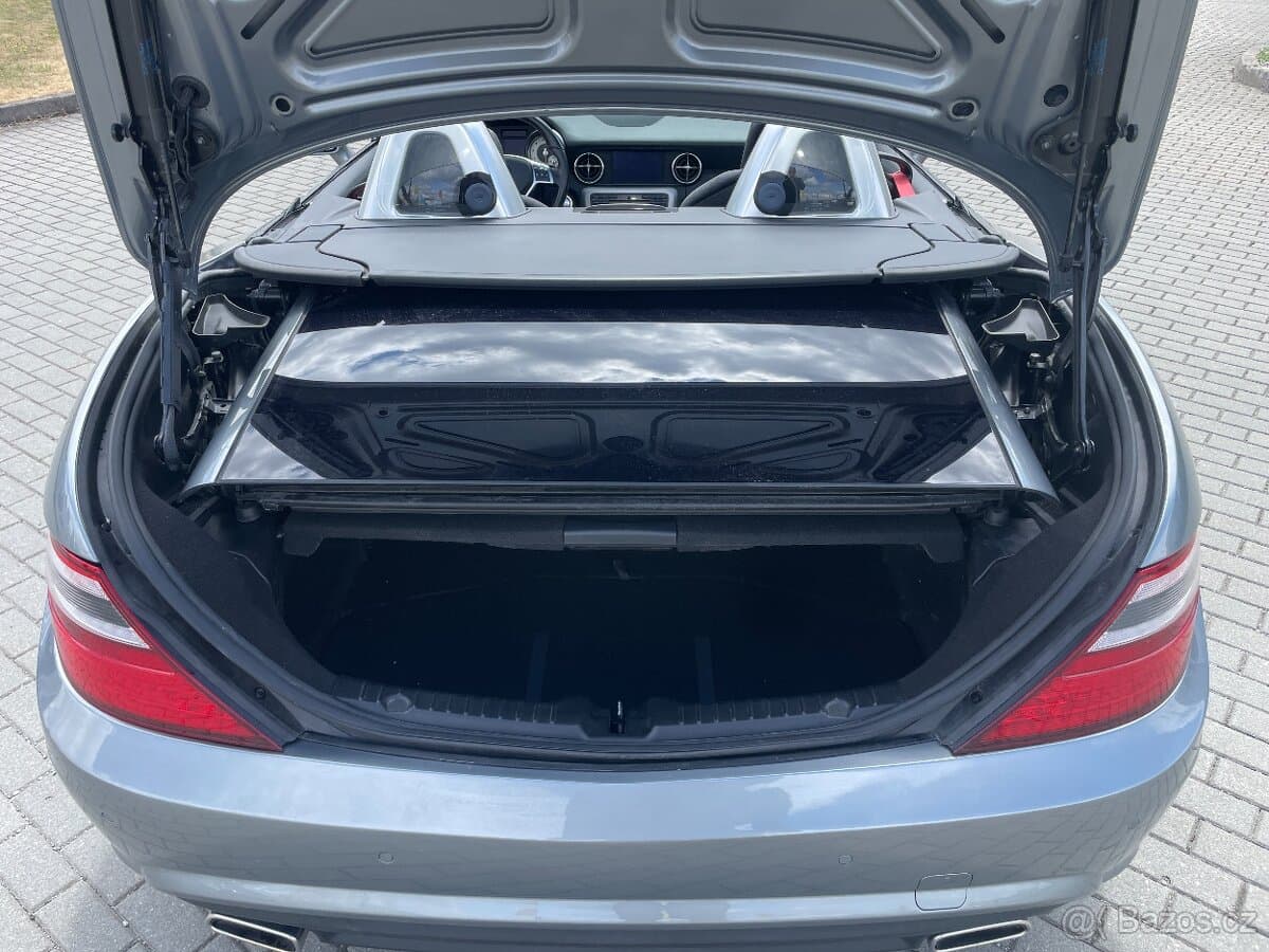 2011 Mercedes-Benz SL - 14