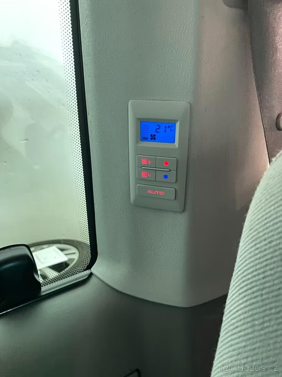 2002 Volkswagen MULTIVAN - 14