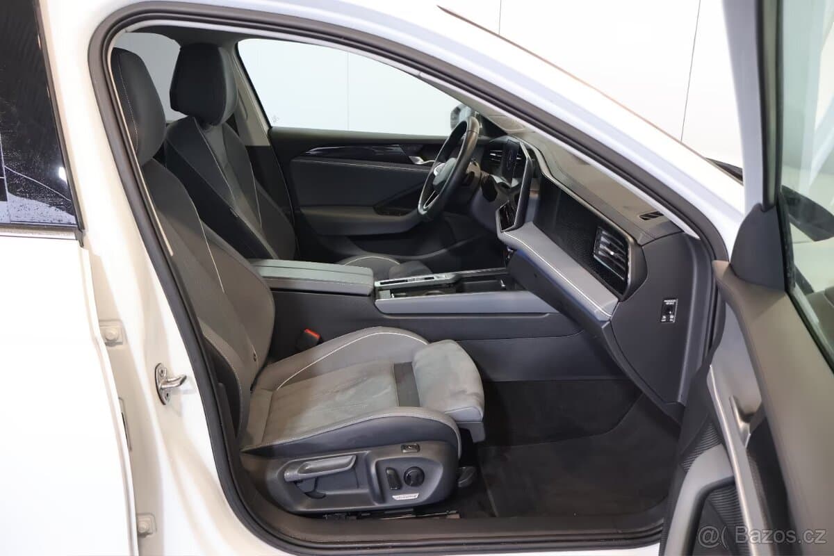 2024 Volkswagen PASSAT - 14