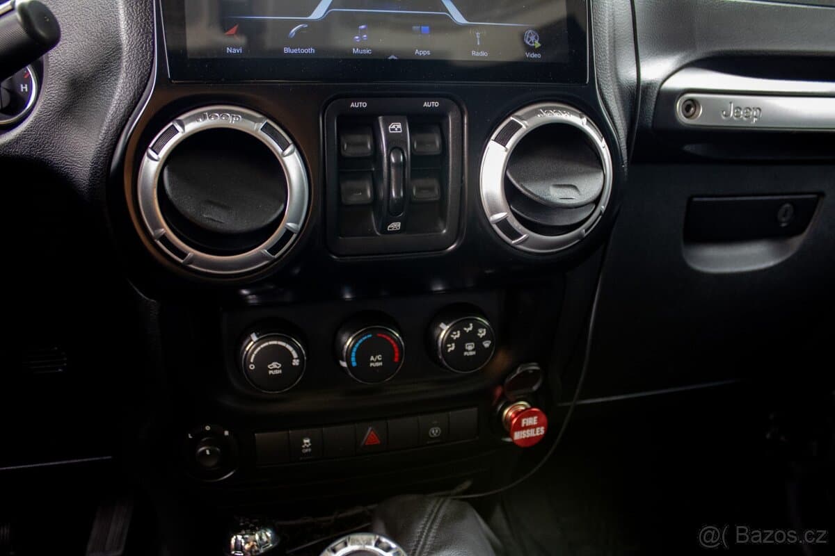 2013 Jeep WRANGLER - 14