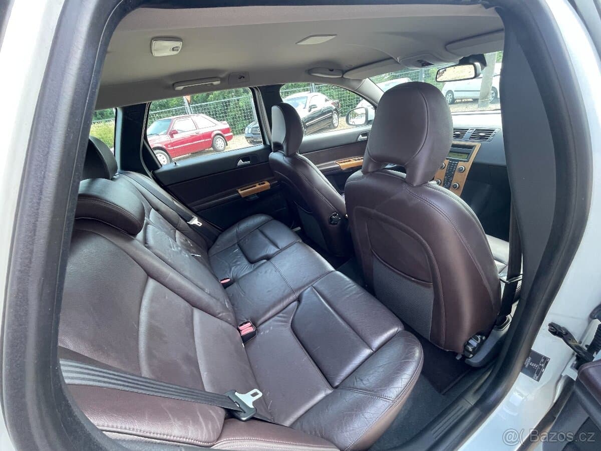 2010 Volvo V50 - 14