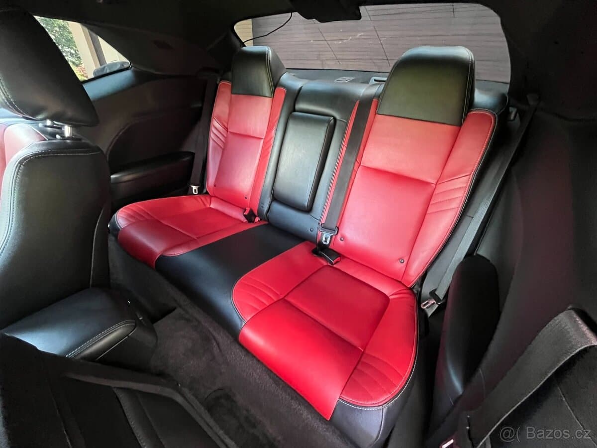 2015 Dodge CHALLENGER - 14
