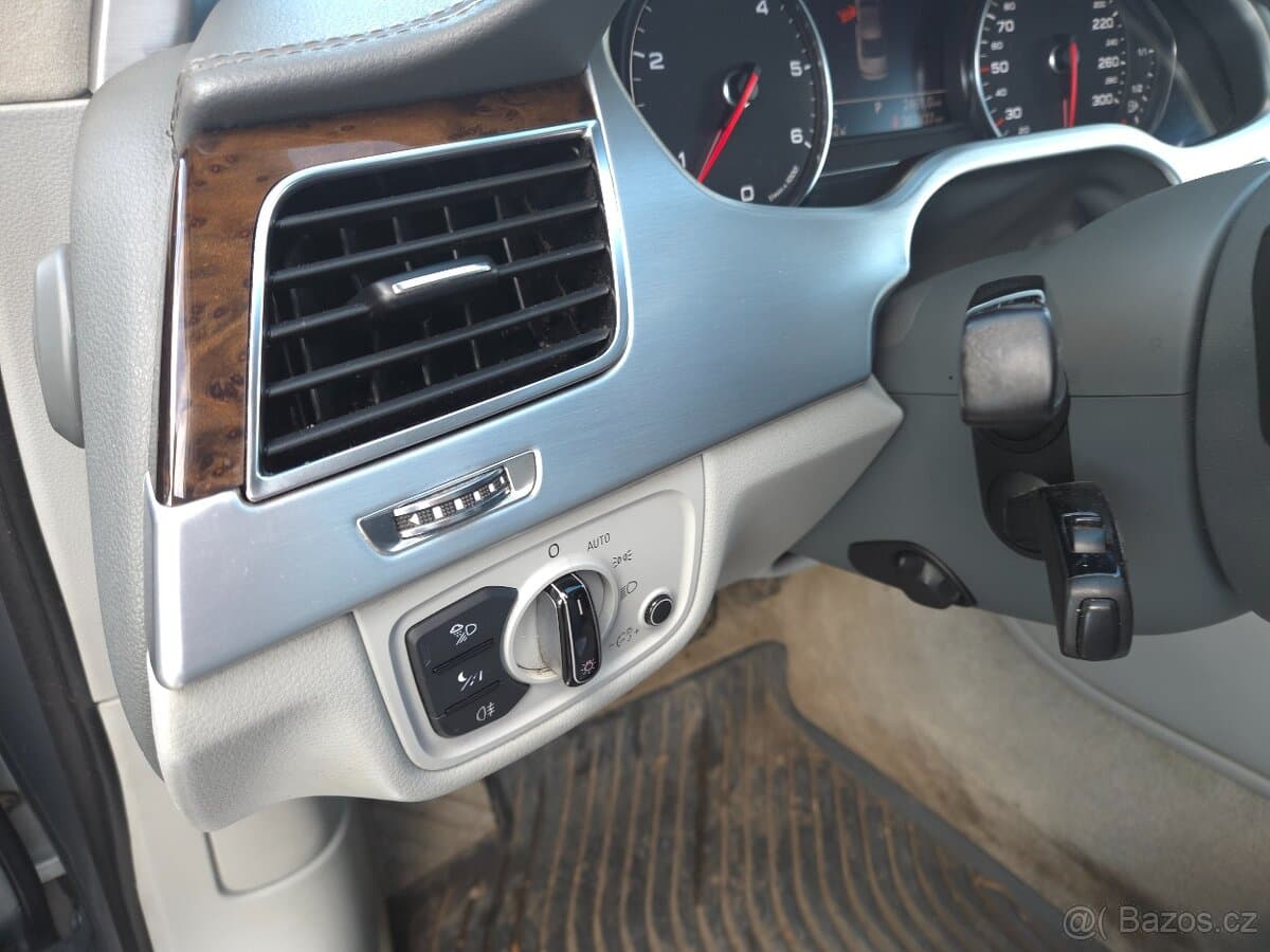 2010 Audi A8 - 14