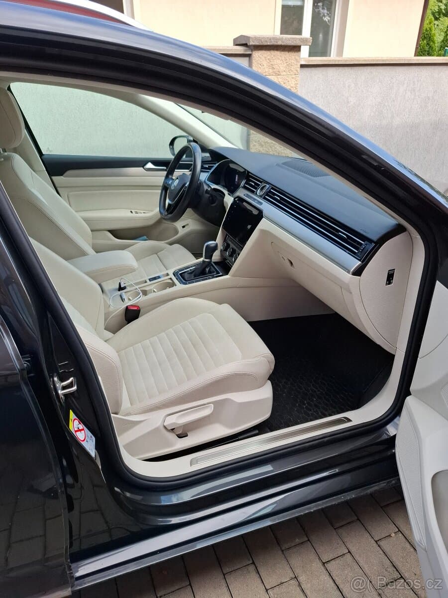 2018 Volkswagen PASSAT - 14