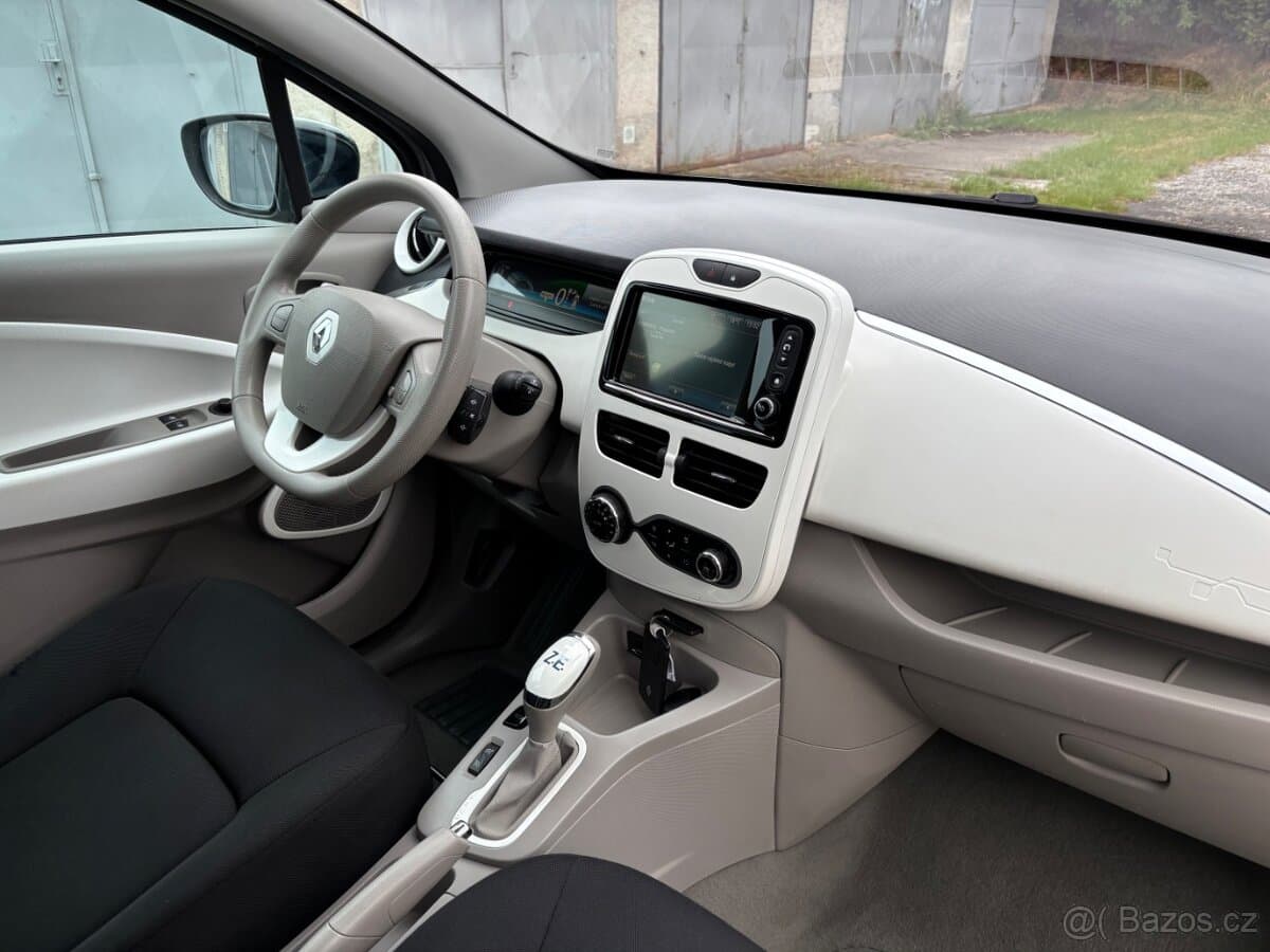 2015 Renault ZOE - 14