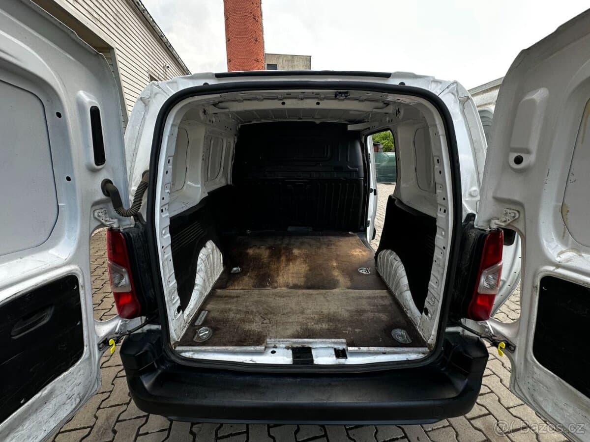 2022 Opel COMBO - 14