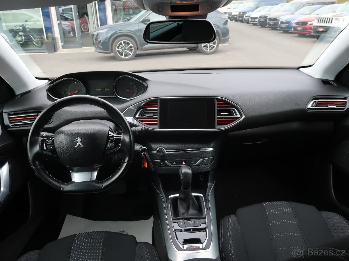 2016 Peugeot 308 - 14
