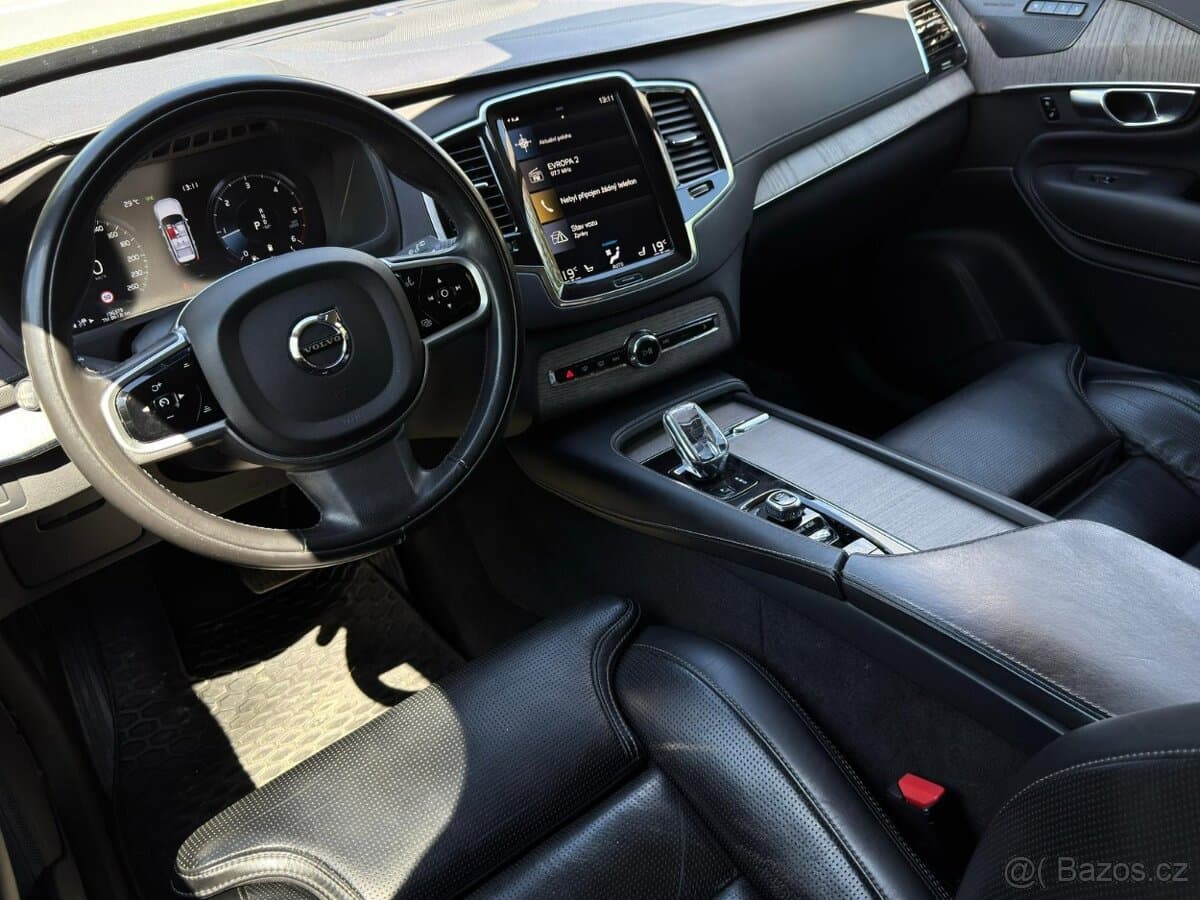 2021 Volvo XC90 - 14