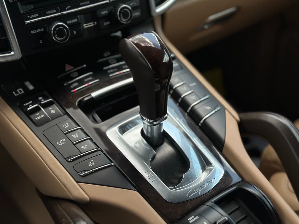 2015 Porsche CAYENNE - 14