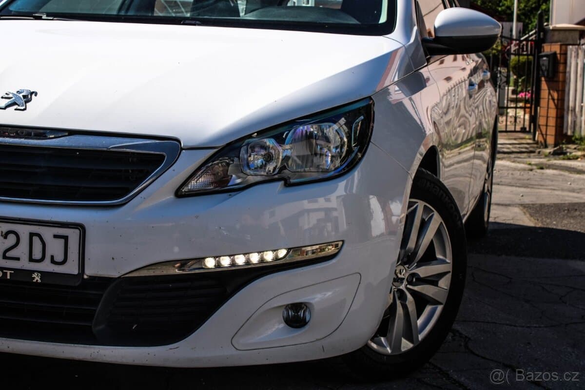 2015 Peugeot 308 - 14